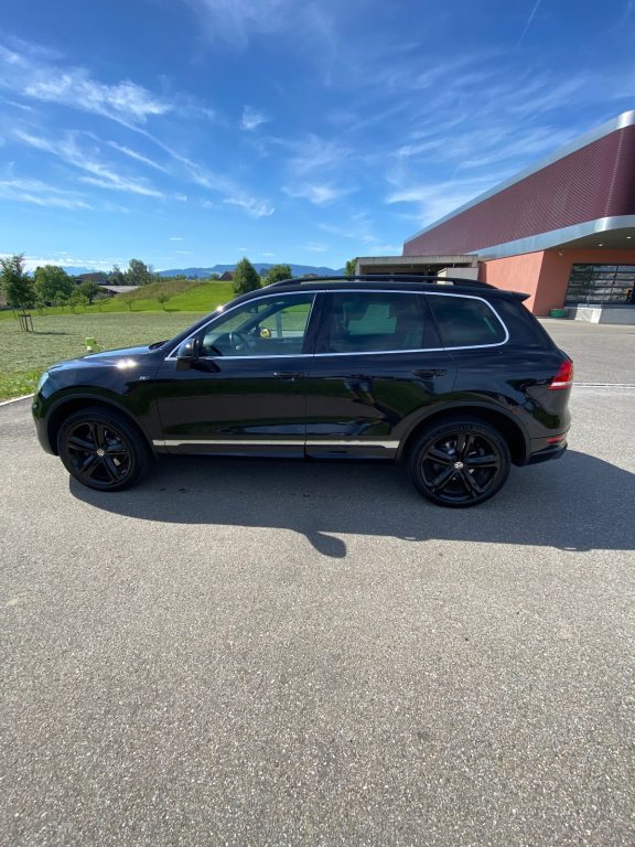 VW Touareg 3.0 V6 TDI 245 BMT Black Pearl