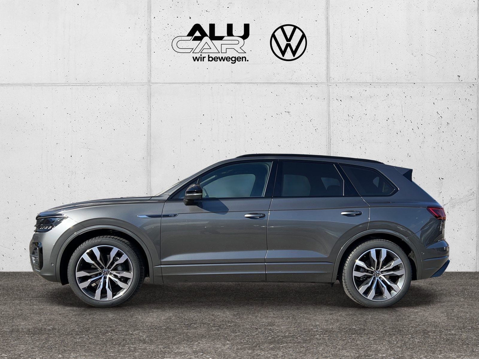 VW Touareg R-Line, Diesel, Second hand / Used, Automatic - 2