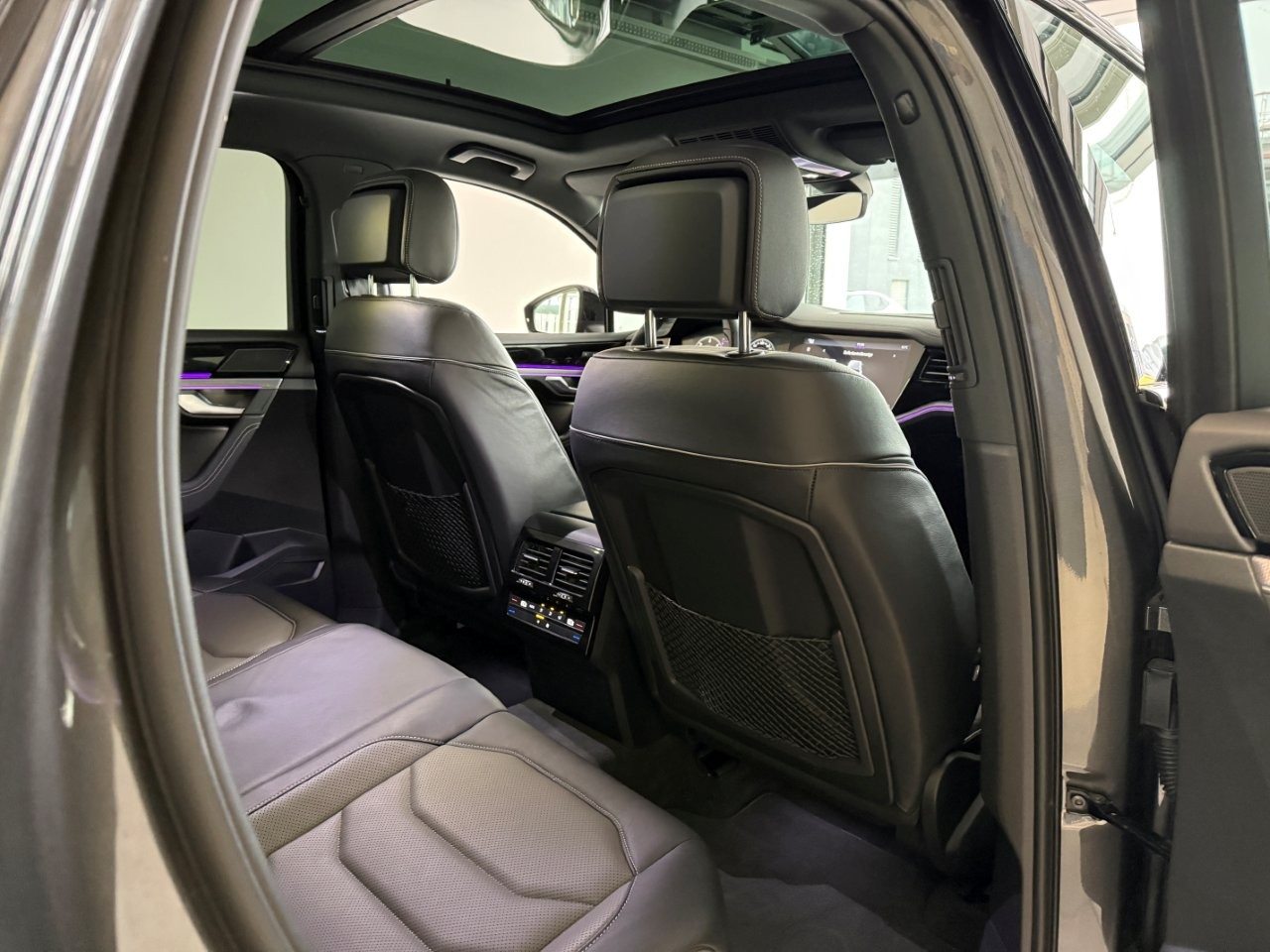 VW Touareg R-Line Limited, Diesel, Occasion / Utilisé, Automatique - 7