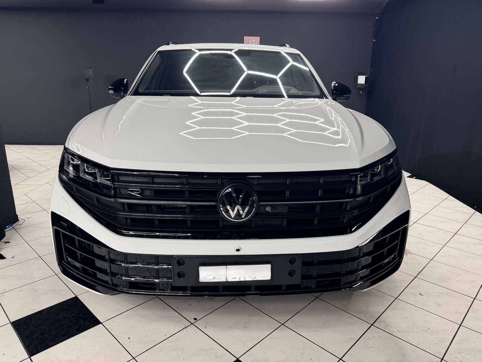 VW Touareg 3.0TSIeHyb R, Hybride Rechargeable Essence/Électricité, Occasion / Utilisé, Automatique - 3