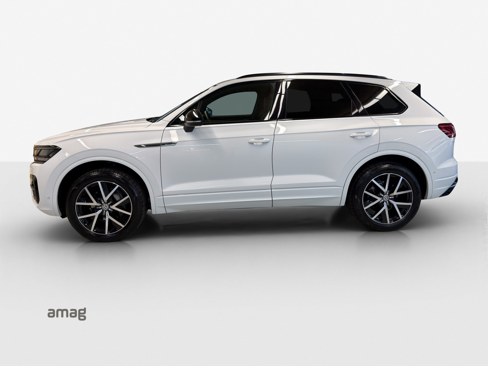 VW New Touareg R-Line, Diesel, Second hand / Used, Automatic - 2