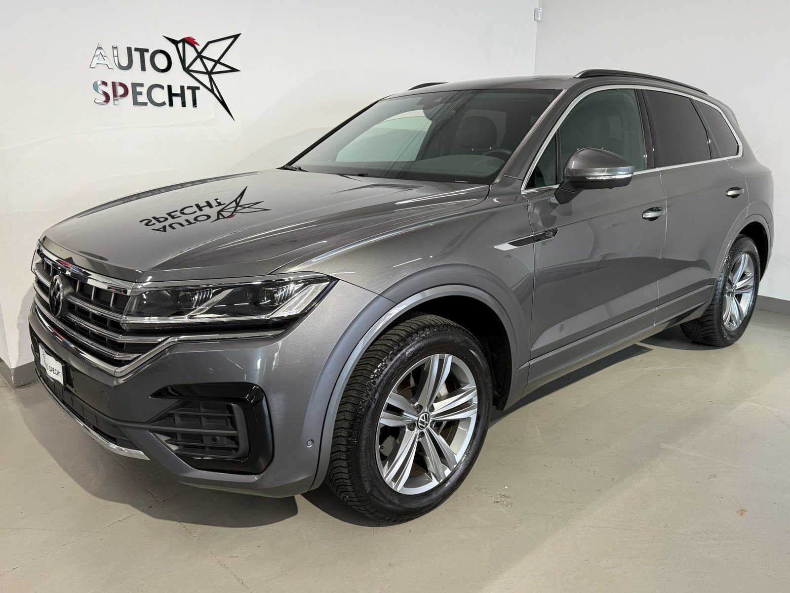 VW Touareg 3.0 TDI R Line Tiptronic, Diesel, Occasion / Utilisé, Automatique - 2