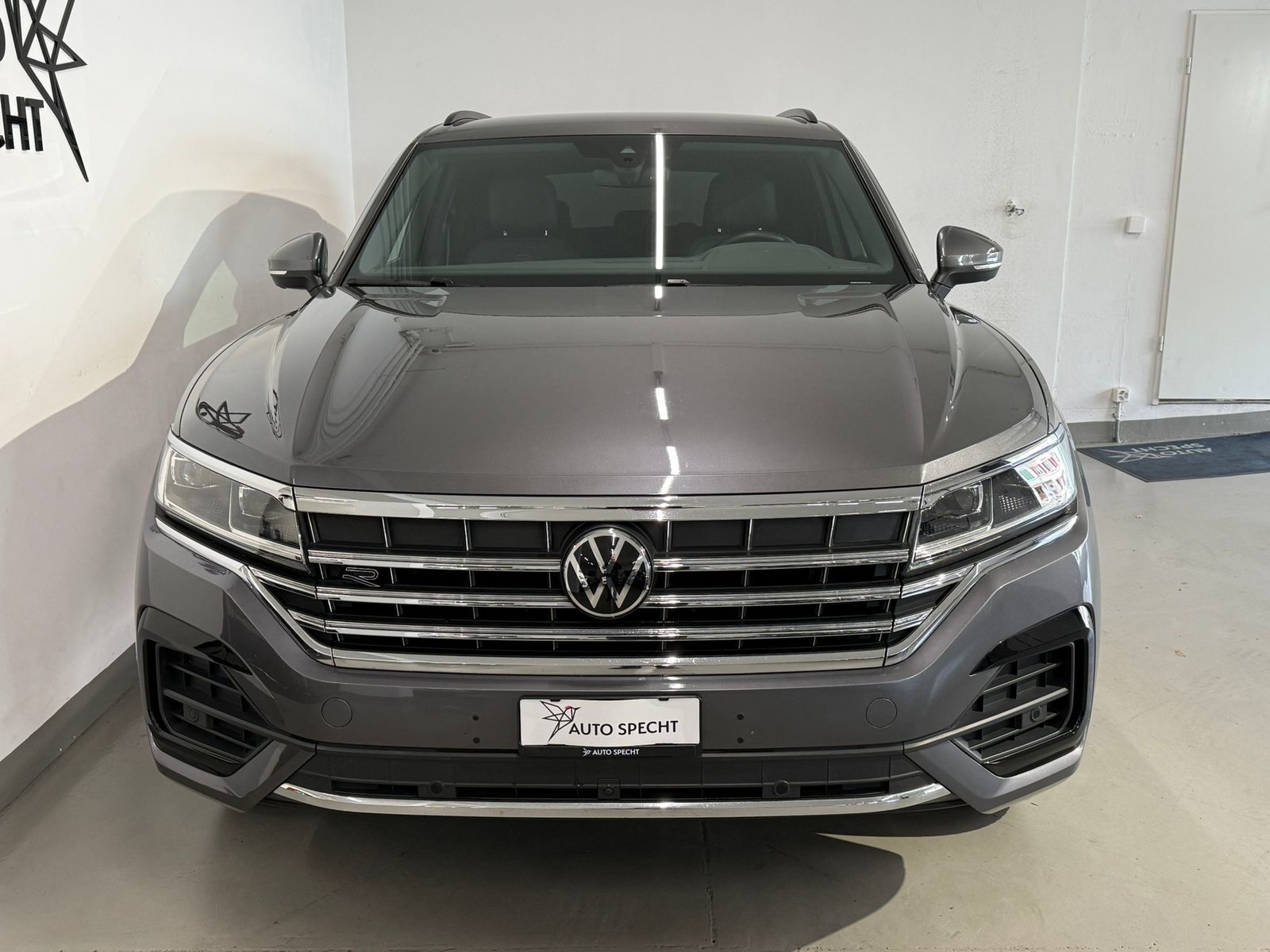 VW Touareg 3.0 TDI R Line Tiptronic, Diesel, Occasion / Utilisé, Automatique - 3