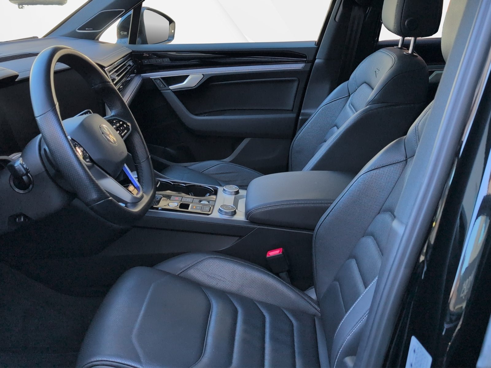 VW Touareg R, Full-Hybrid Petrol/Electric, Second hand / Used, Automatic - 6