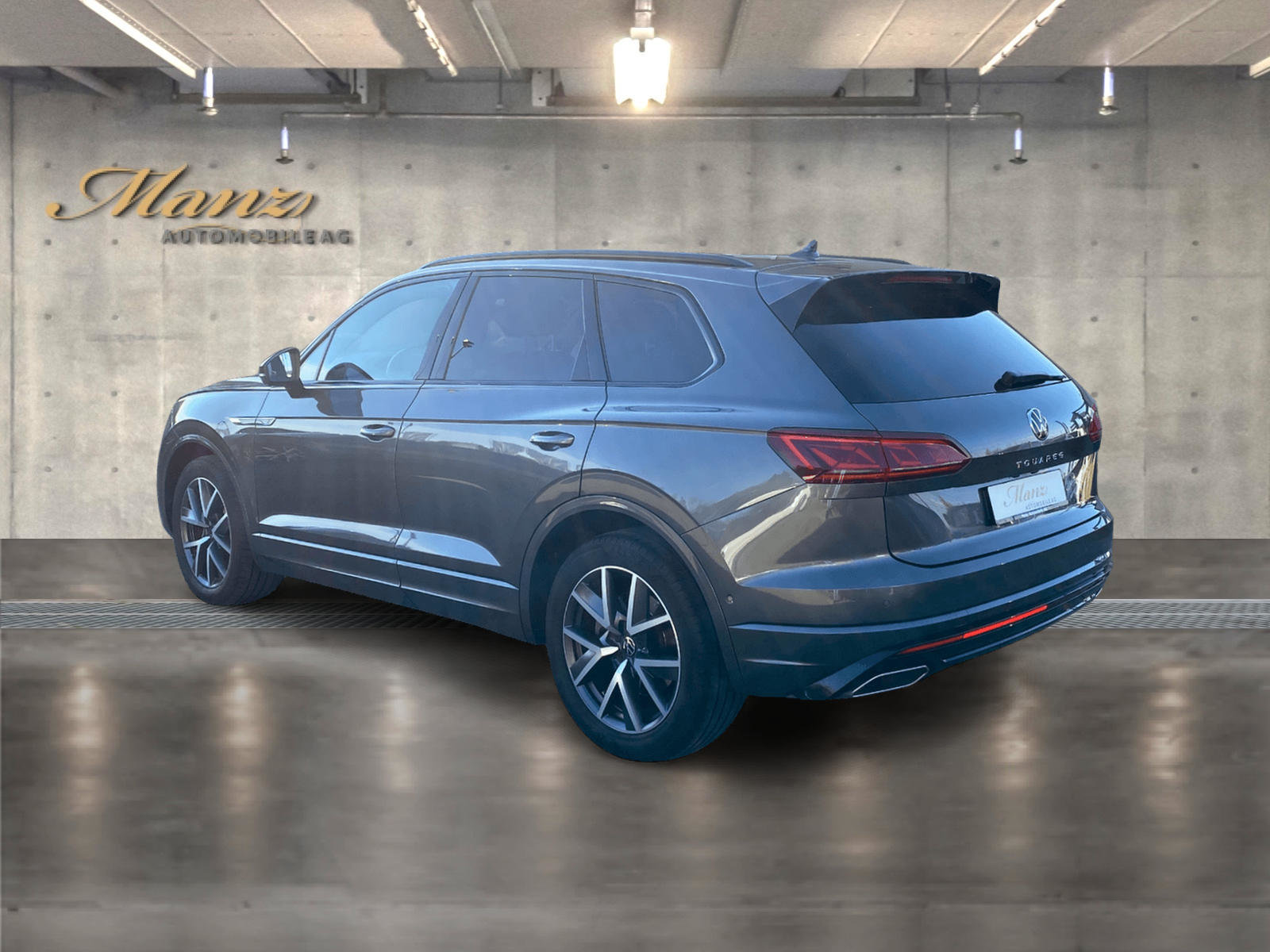 VW Touareg 3.0 TSI 340PS Black-Style R-Line 4x4 Tiptronic To, Petrol, Second hand / Used, Automatic - 3