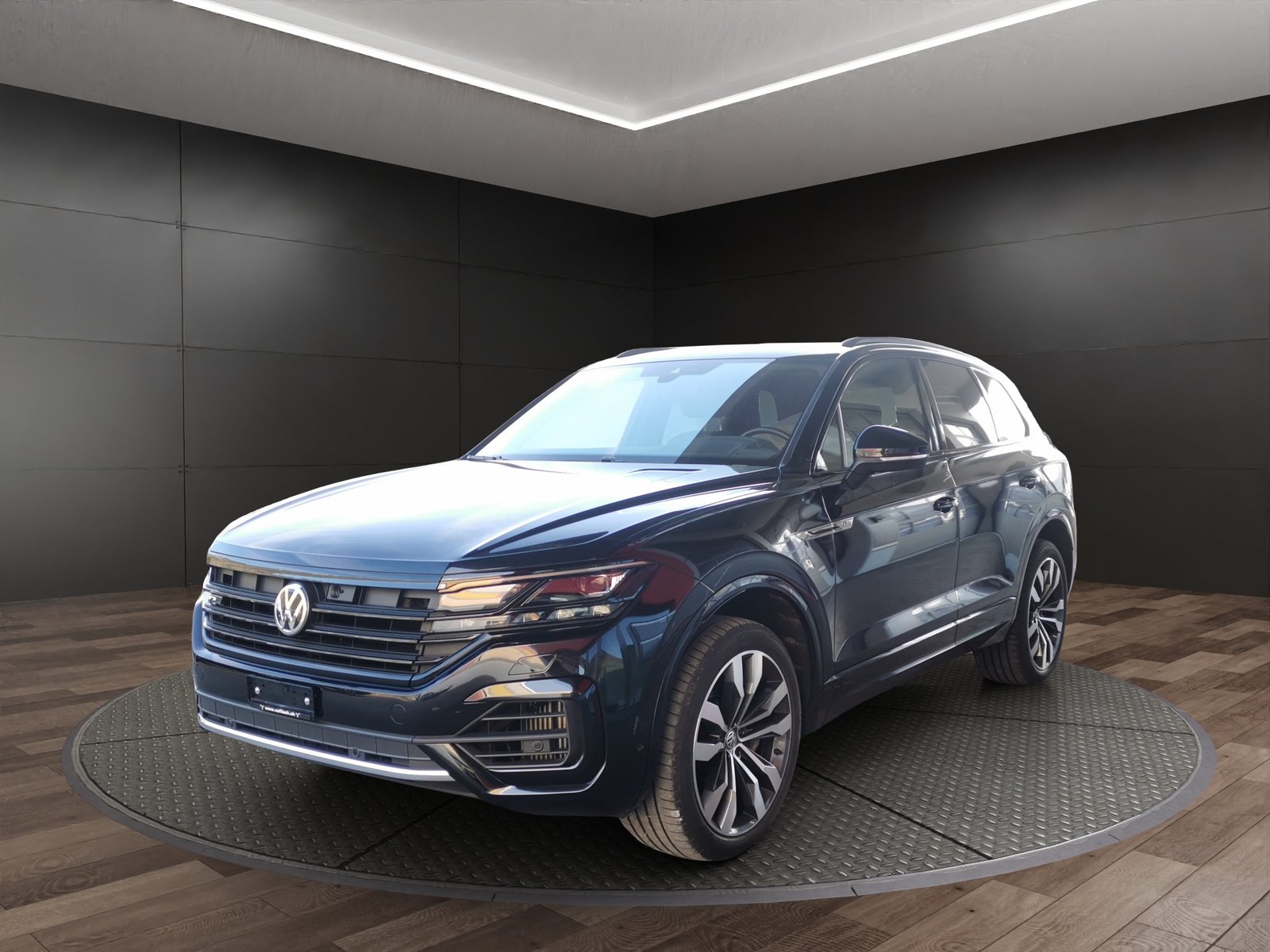 VW Touareg 4.0 V8 TDI R-Line Tiptronic, Diesel, Second hand / Used, Automatic - 2