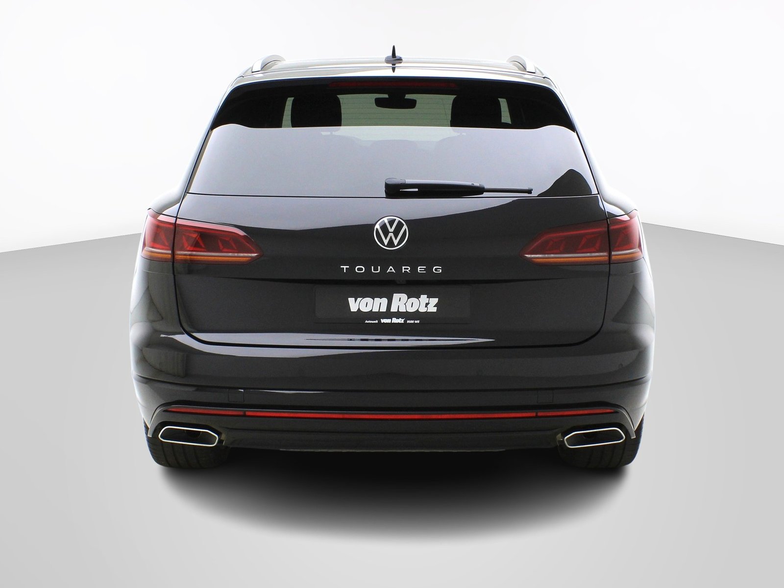 VW Touareg 3.0 V6 TDI R-Line Black Style 4Motion, Diesel, Second hand / Used, Automatic - 4