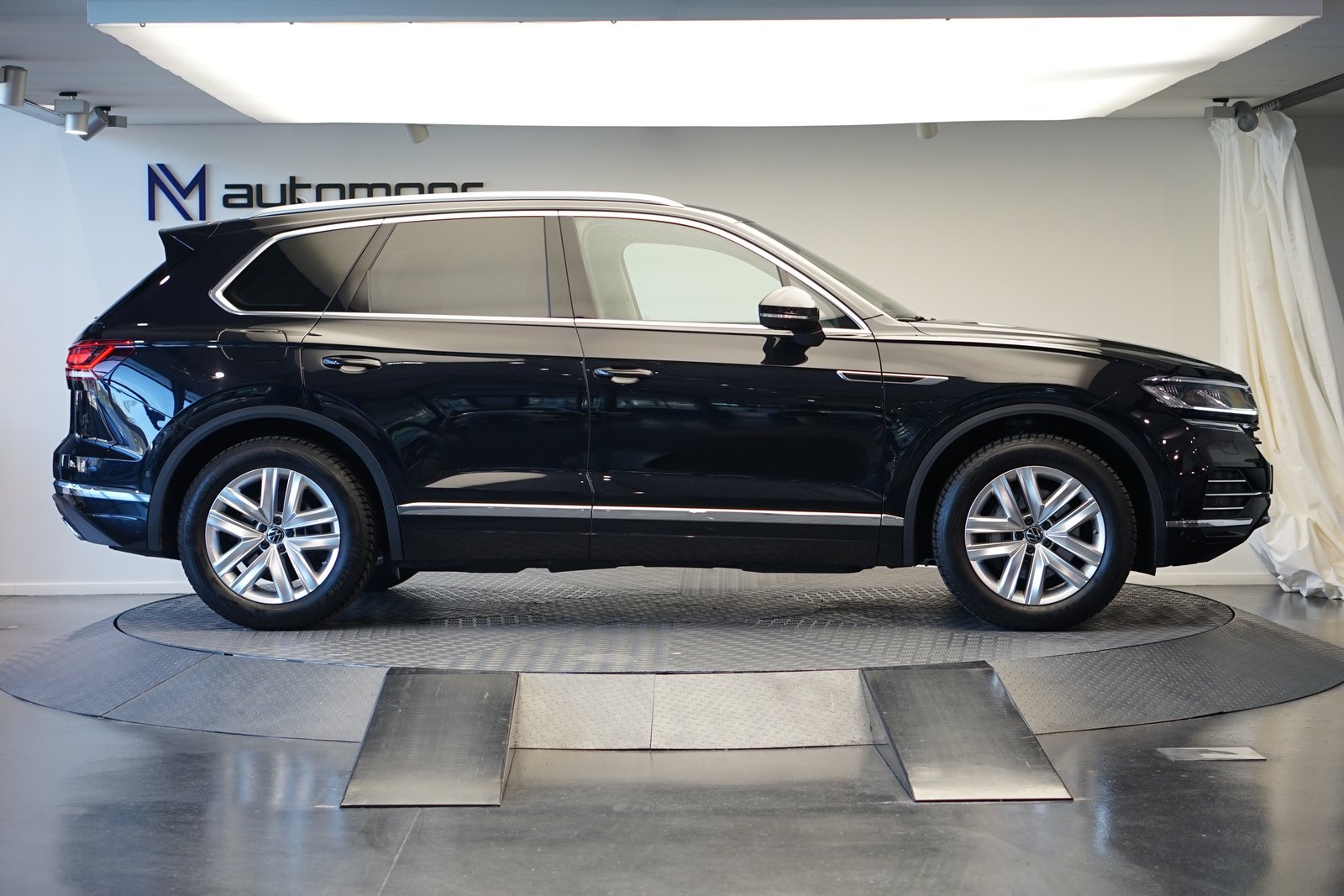 VW Touareg 3.0 TDI Atmosphere Tiptronic, Diesel, Occasion / Utilisé, Automatique - 4