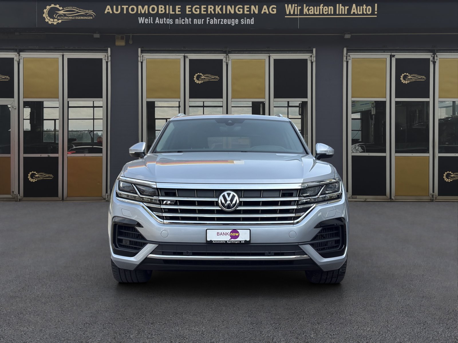 VW Touareg 3.0 V6 TSI R-Line, Benzin, Occasion / Gebraucht, Automatik - 2