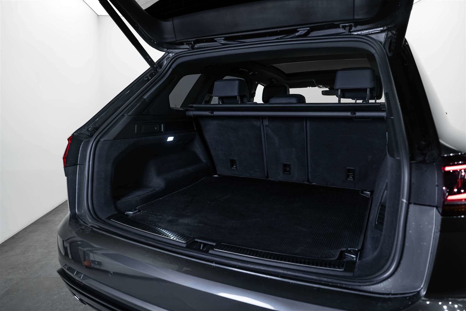 VW Touareg 3.0 TDI R Line Tiptronic Black-Line, Diesel, Occasion / Utilisé, Automatique - 6