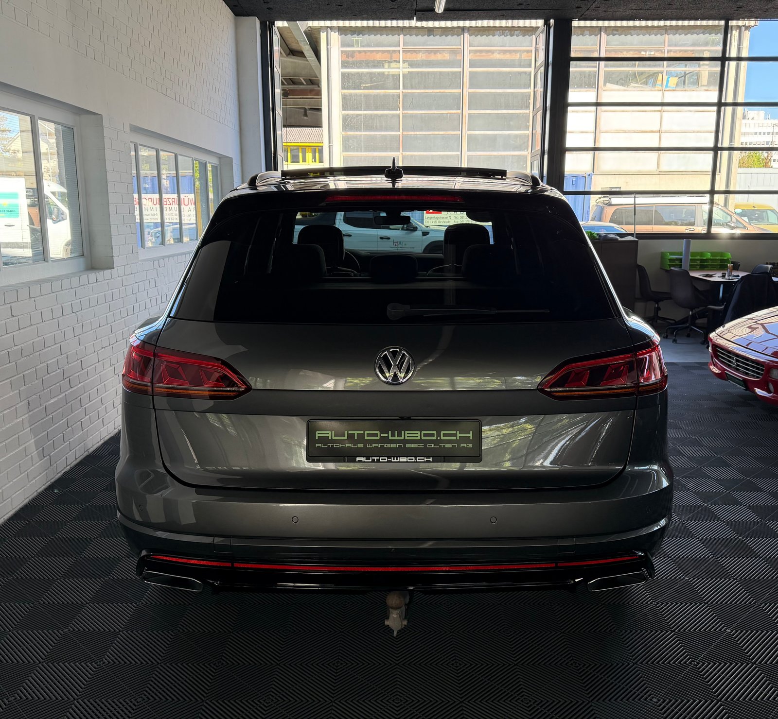 VW Touareg 4.0 V8 TDI 421 PS R-Line 4X4 4MOTION Tiptronic, Diesel, Second hand / Used, Automatic - 4