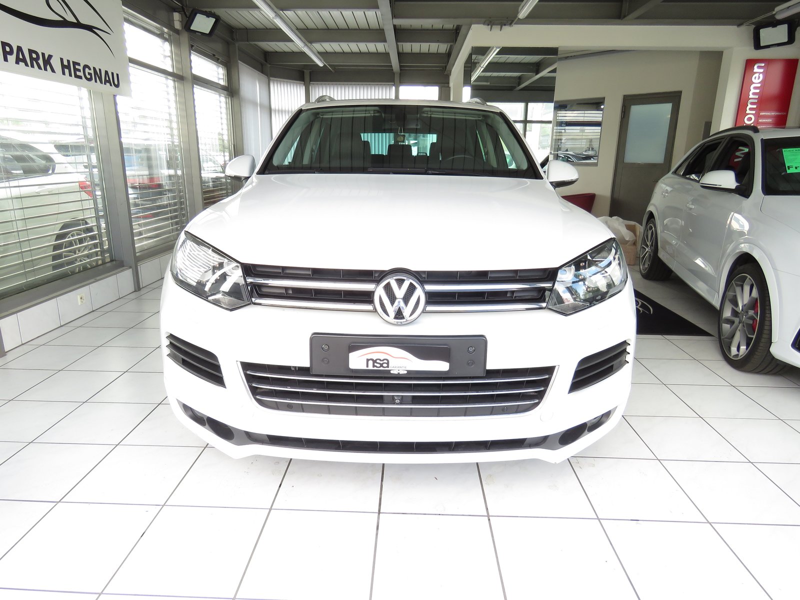 VW Touareg 3.0 TDI BMT Edition X Tiptronic, Diesel, Second hand / Used, Automatic - 2