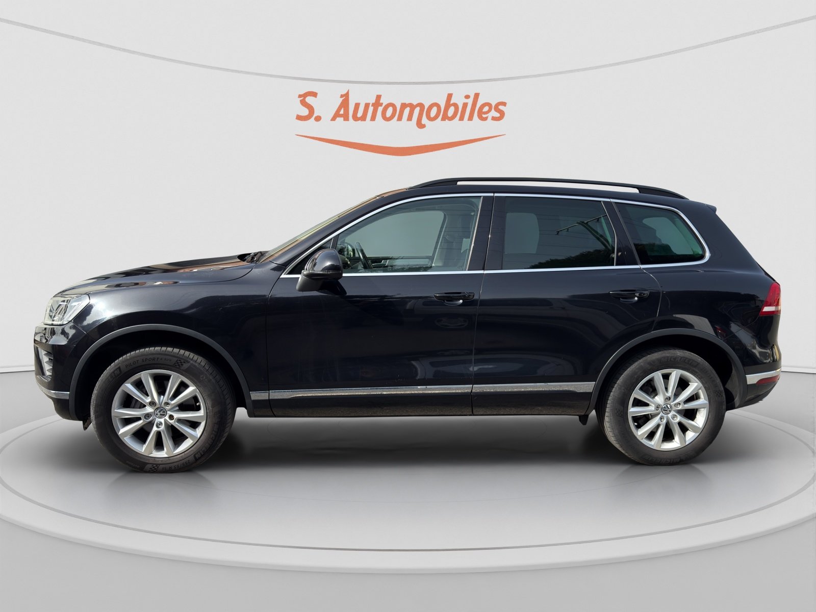 VW Touareg 3.0 TDI R-Line BlueMotion Technology Tiptronic, Diesel, Second hand / Used, Automatic - 3