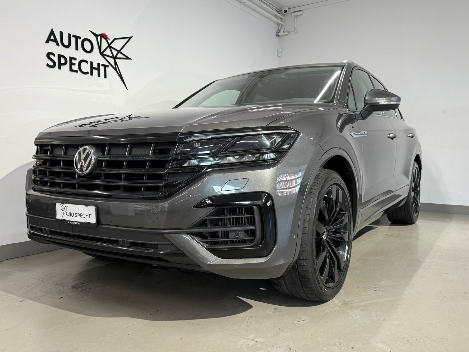 VW Touareg 4.0 V8 TDI Atmosphere Tiptronic R-Line, Diesel, Second hand / Used, Automatic - 4