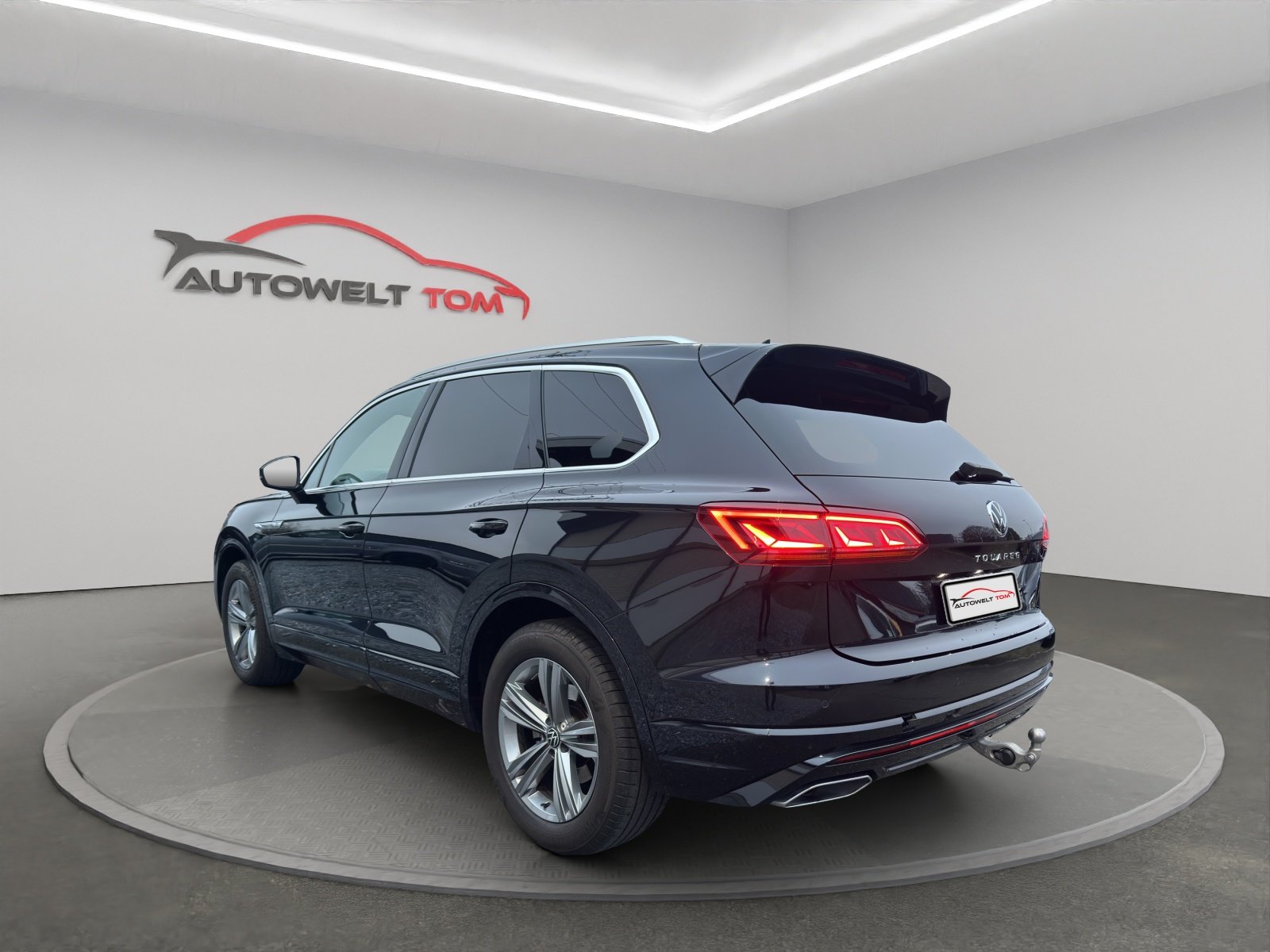 VW Touareg 3.0 TDI R Line Tiptronic, Diesel, Second hand / Used, Automatic - 3