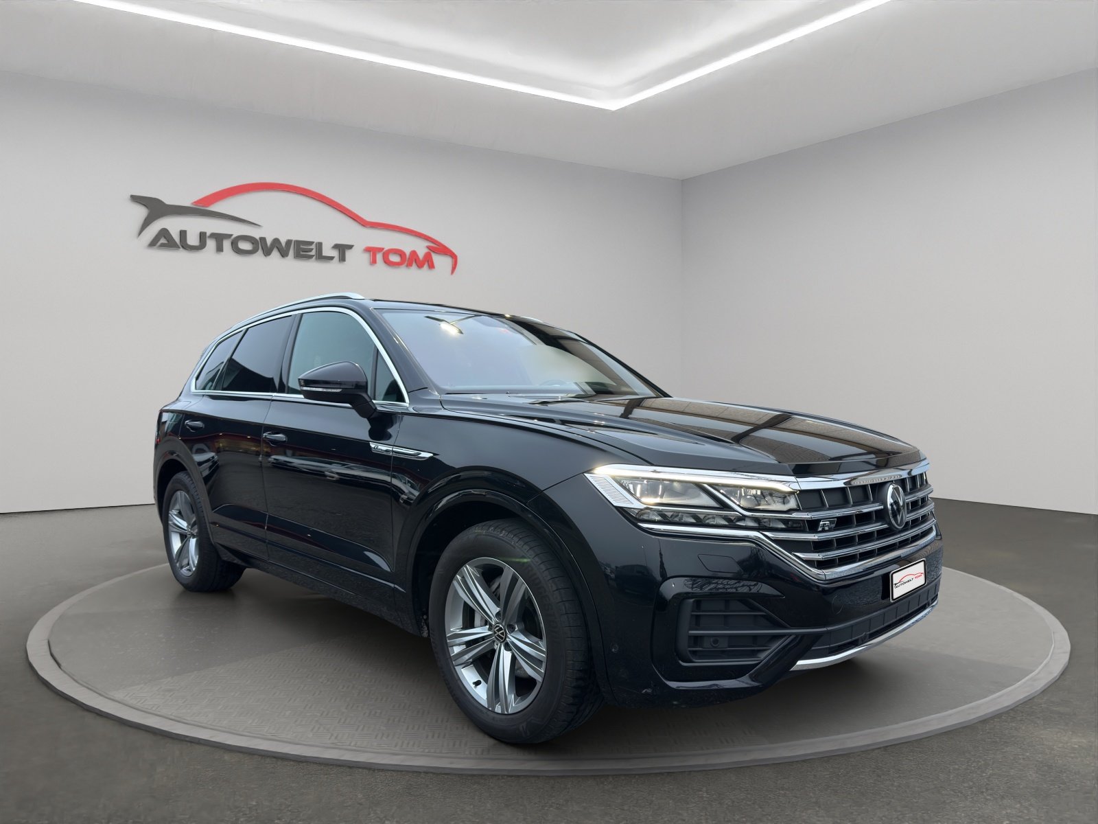 VW Touareg 3.0 TDI R Line Tiptronic, Diesel, Second hand / Used, Automatic - 7