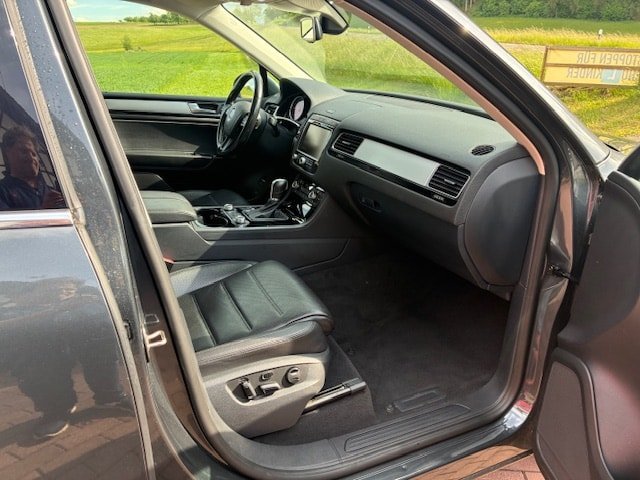 VW Touareg 3.0 TDI BlueMotion Technology Tiptronic, Diesel, Second hand / Used, Automatic - 5