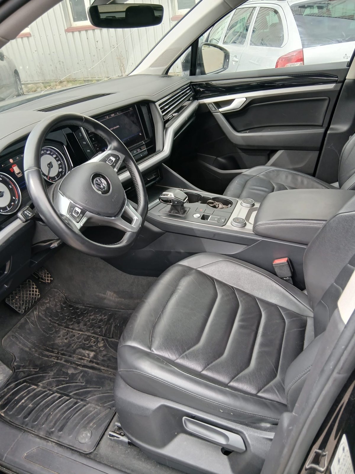 VW Touareg 3.0 TDI Basic Tiptronic, Diesel, Second hand / Used, Automatic - 5