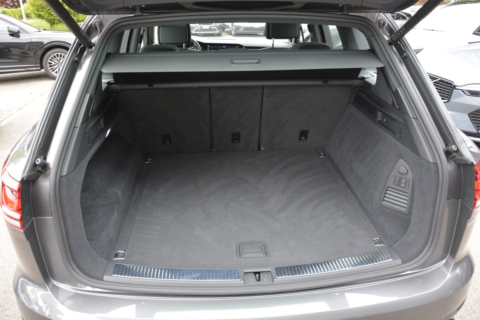 VW Touareg 3.0 V6 TDI 286 R-Line, Diesel, Occasion / Utilisé, Automatique - 7