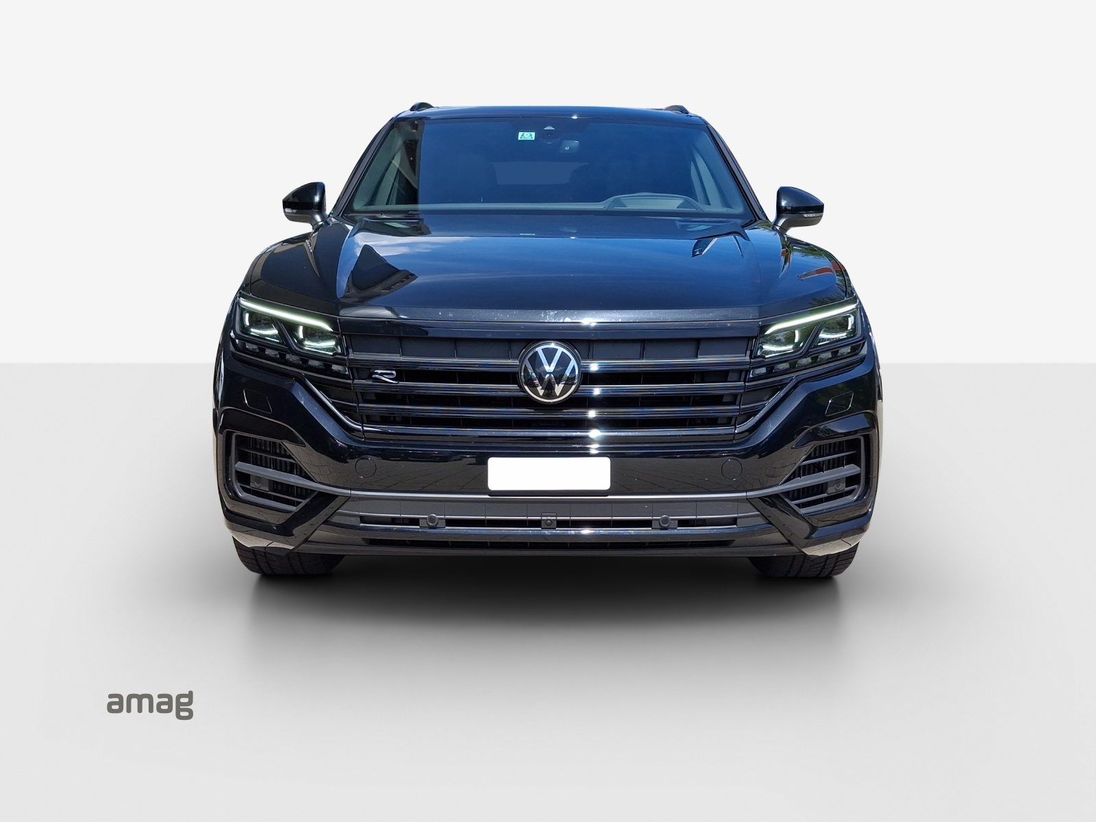VW Touareg R, Full-Hybrid Petrol/Electric, Second hand / Used, Automatic - 7