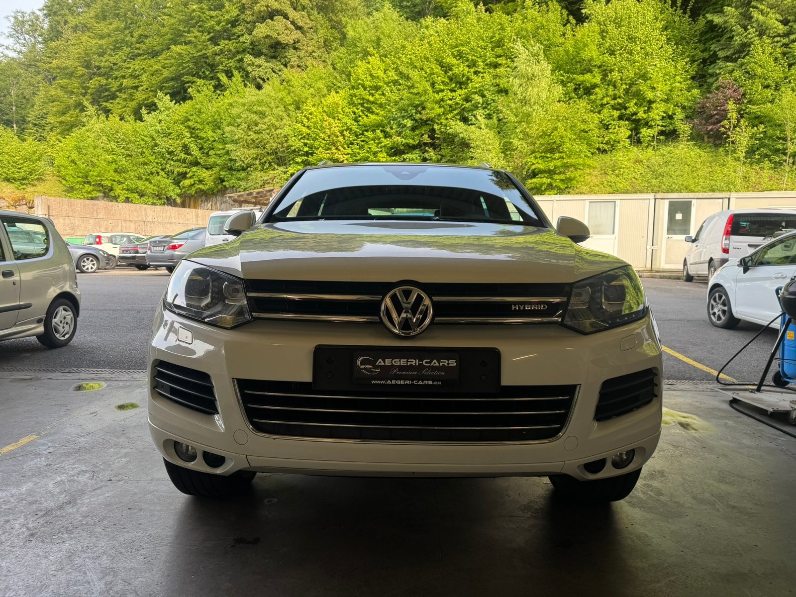 VW Touareg 3.0 TSI Hybrid Tiptronic, Full-Hybrid Petrol/Electric, Second hand / Used, Automatic - 2