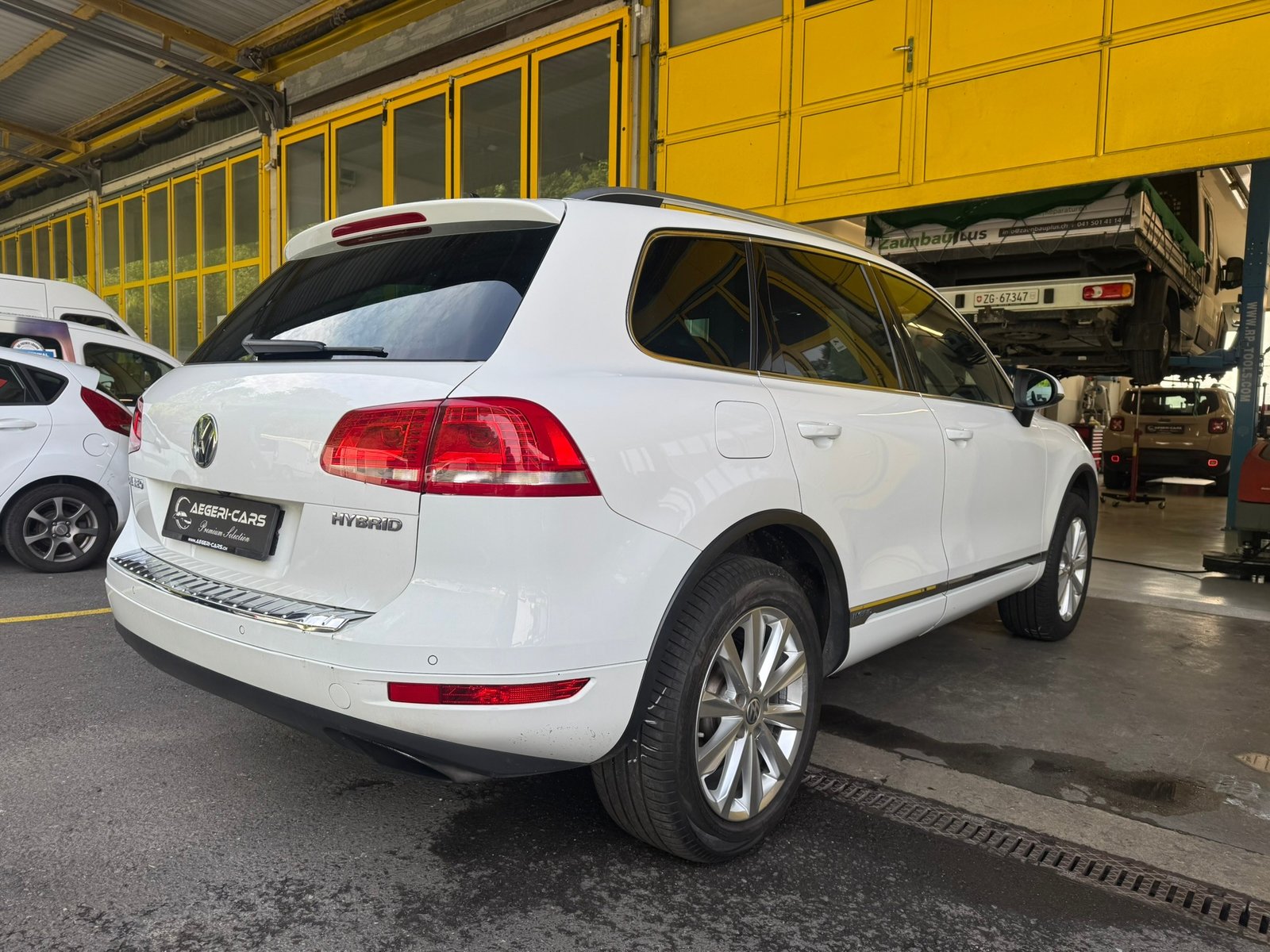 VW Touareg 3.0 TSI Hybrid Tiptronic, Full-Hybrid Petrol/Electric, Second hand / Used, Automatic - 5