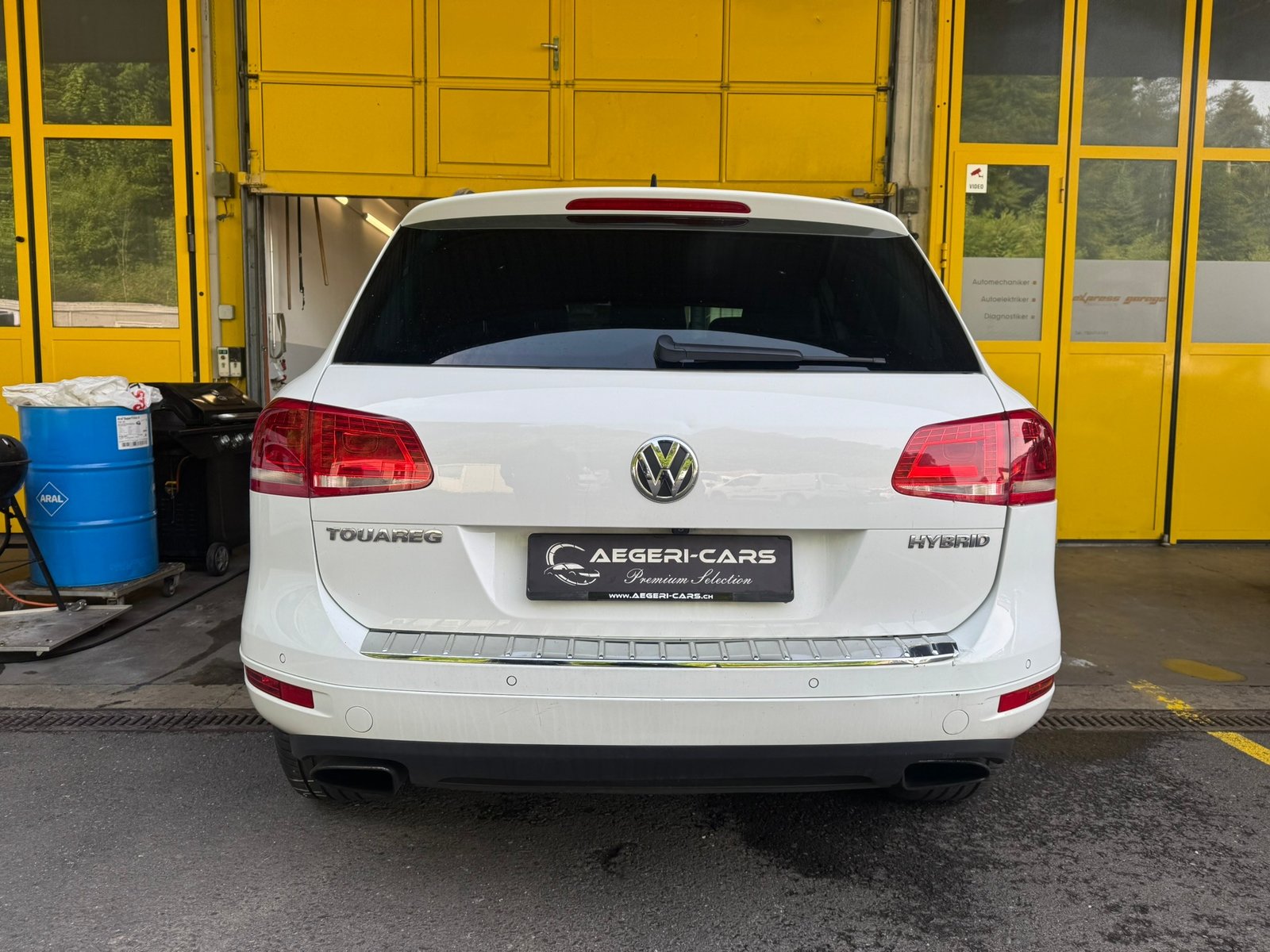 VW Touareg 3.0 TSI Hybrid Tiptronic, Full-Hybrid Petrol/Electric, Second hand / Used, Automatic - 6