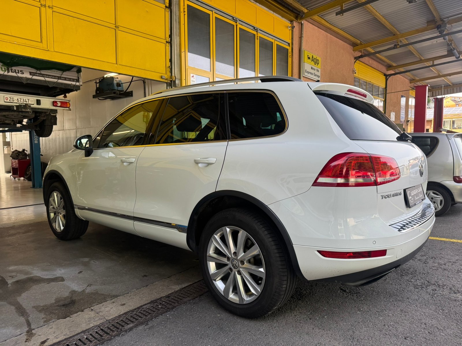 VW Touareg 3.0 TSI Hybrid Tiptronic, Full-Hybrid Petrol/Electric, Second hand / Used, Automatic - 7
