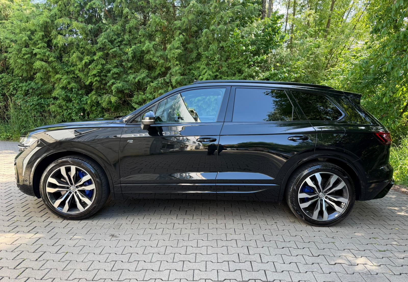 VW Touareg 3.0 TSI R eHybrid Tiptronic, Plug-in-Hybrid Petrol/Electric, Second hand / Used, Automatic - 2