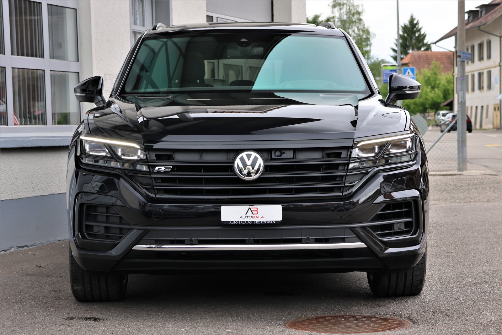 VW Touareg 3.0 TDI R Line Tiptronic (CH) + 3.5T AHK, Diesel, Occasioni / Usate, Automatico - 2