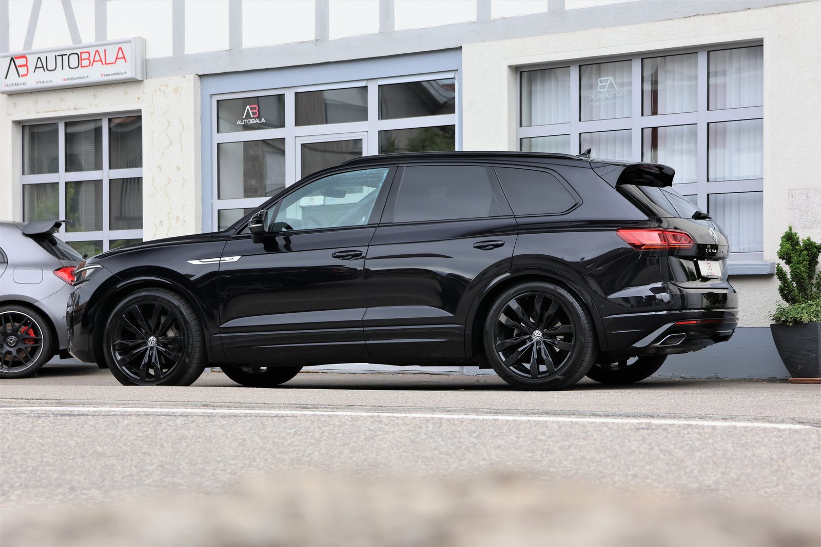 VW Touareg 3.0 TDI R Line Tiptronic (CH) + 3.5T AHK, Diesel, Occasioni / Usate, Automatico - 4