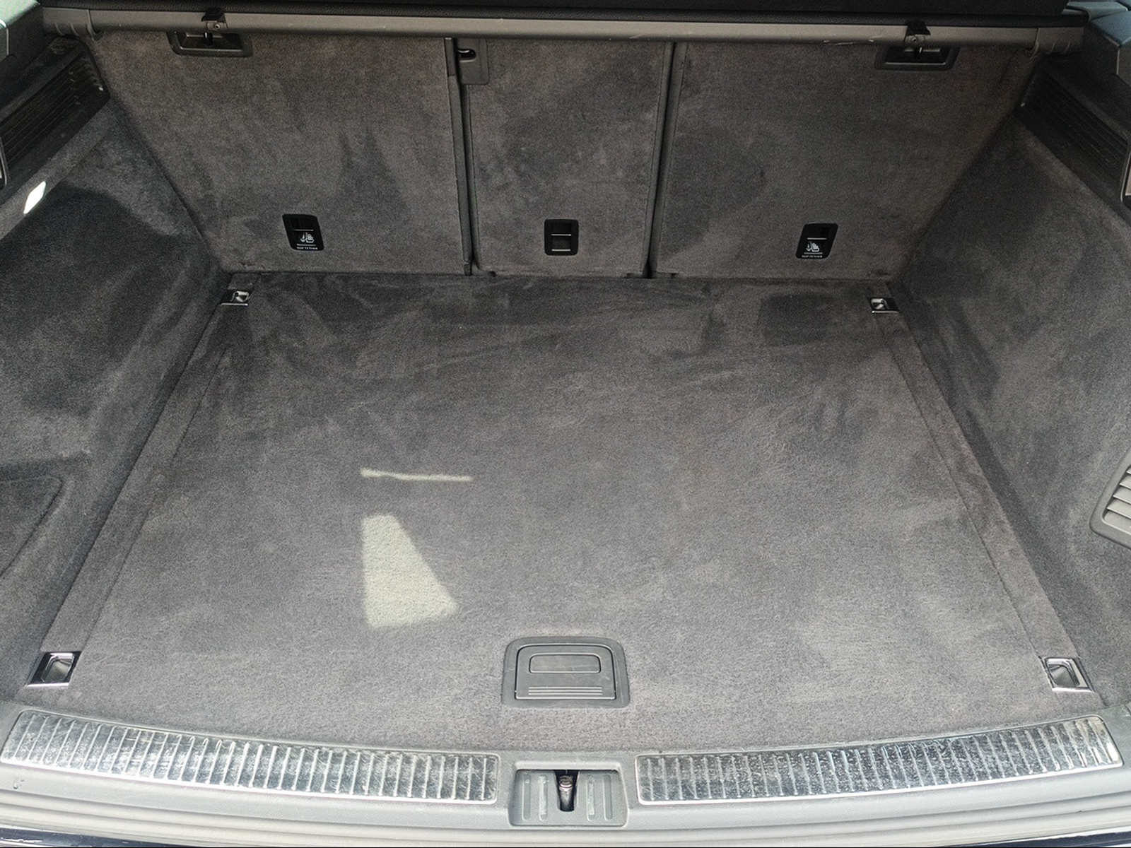 VW Touareg R-Line, Diesel, Occasion / Gebraucht, Automatik - 7