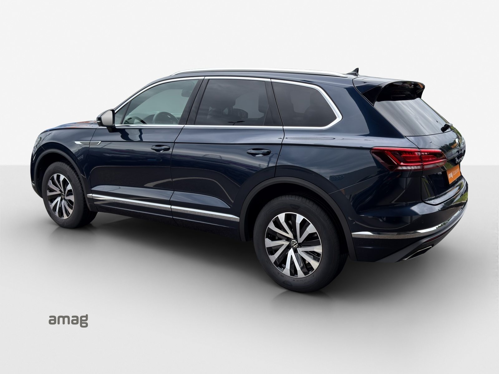 VW Touareg Elegance, Petrol, Second hand / Used, Automatic - 3