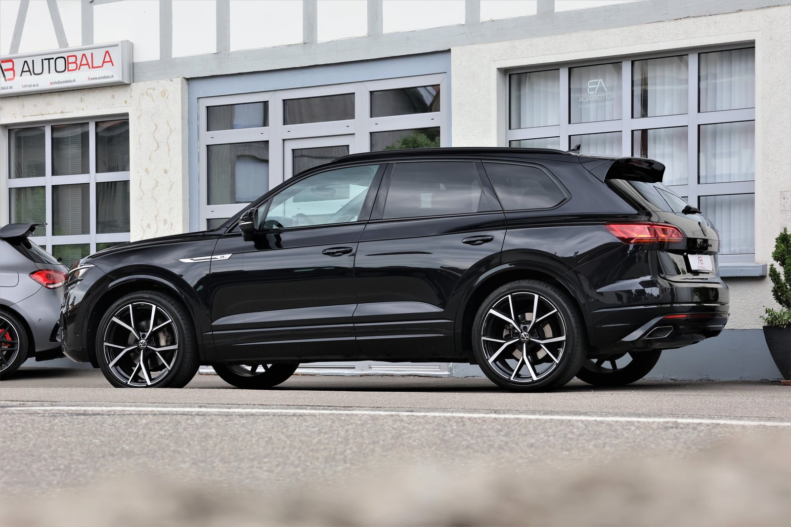 VW Touareg 3.0 TDI R Line Tiptronic BlackStyle + 3.5T AHK, Diesel, Occasion / Utilisé, Automatique - 4