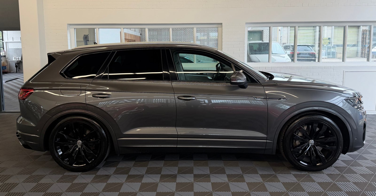 VW Touareg 4.0 V8 421 PS TDI 4X4 R-LINE Atmosphere Tiptronic, Diesel, Occasion / Utilisé, Automatique - 2