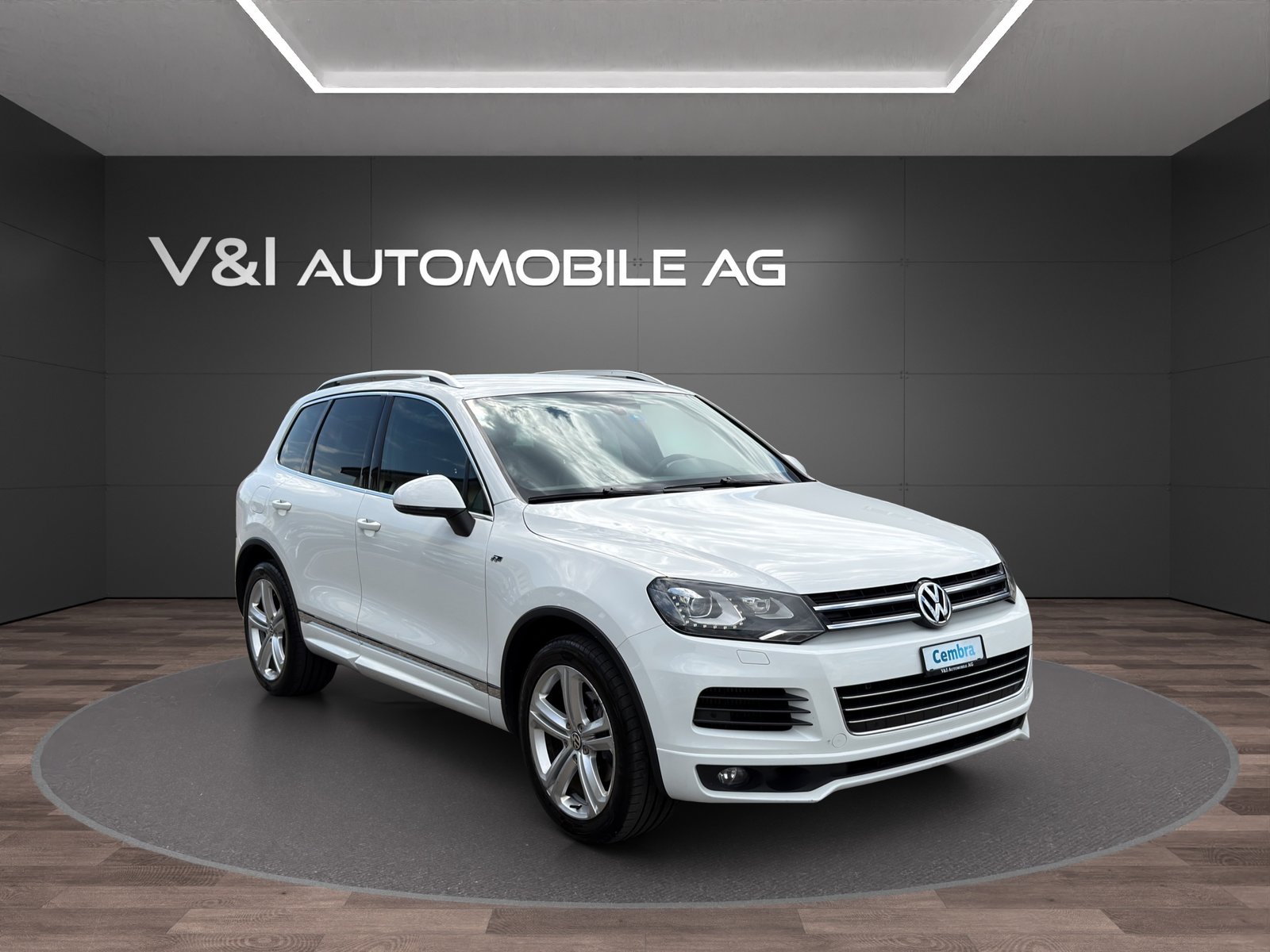 VW Touareg 3.0 TDI R-Line BlueMotion Technology Tiptronic, Diesel, Second hand / Used, Automatic - 2
