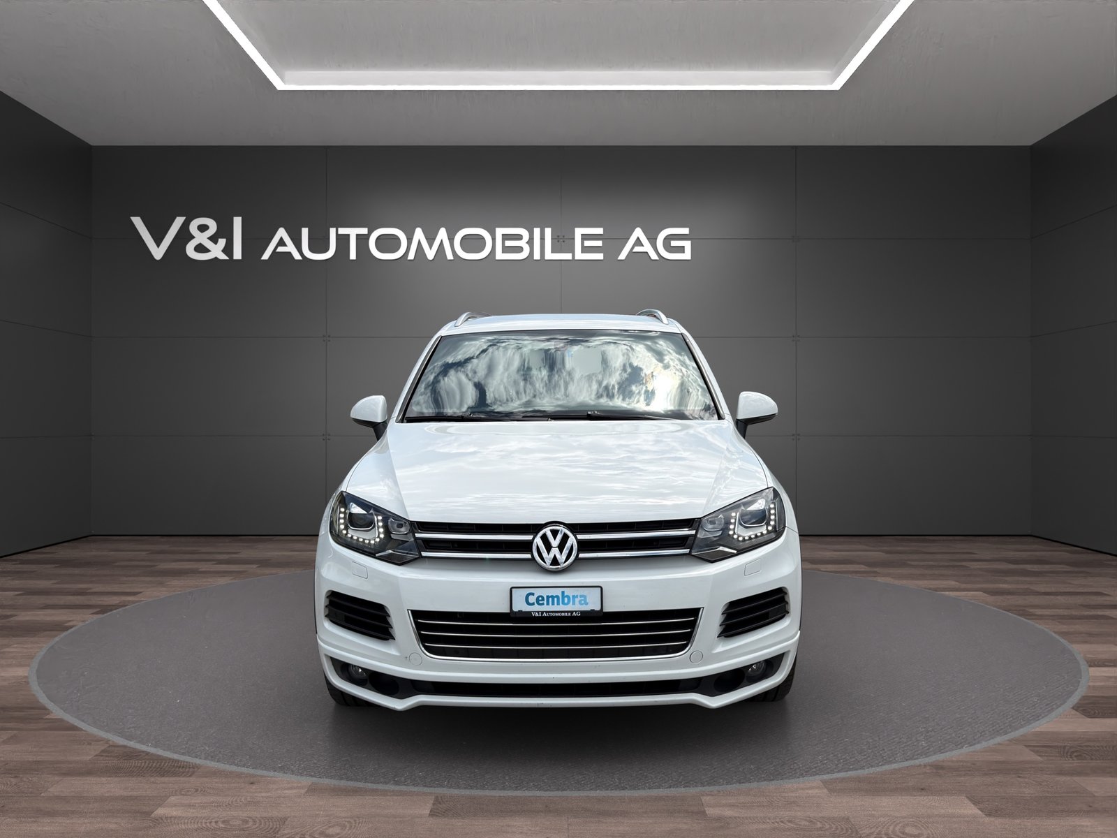 VW Touareg 3.0 TDI R-Line BlueMotion Technology Tiptronic, Diesel, Second hand / Used, Automatic - 3