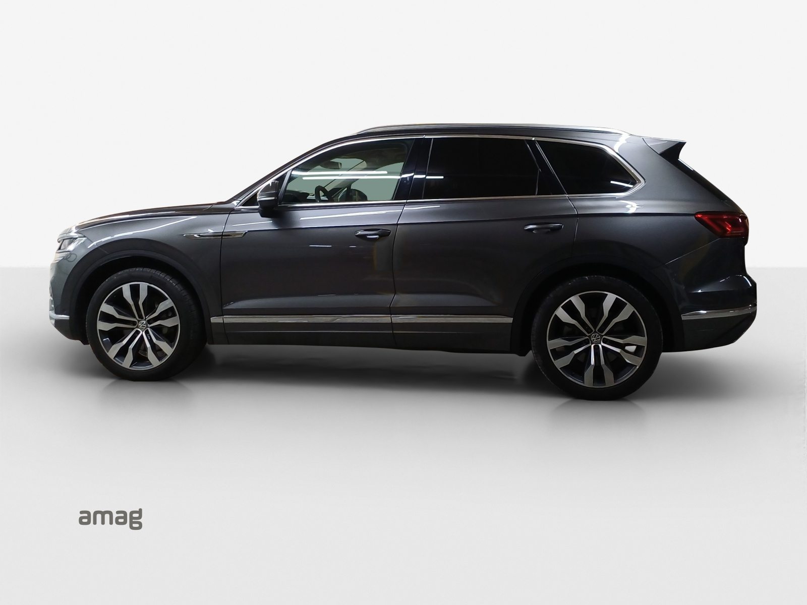 VW New Touareg Atmosphere, Petrol, Second hand / Used, Automatic - 2