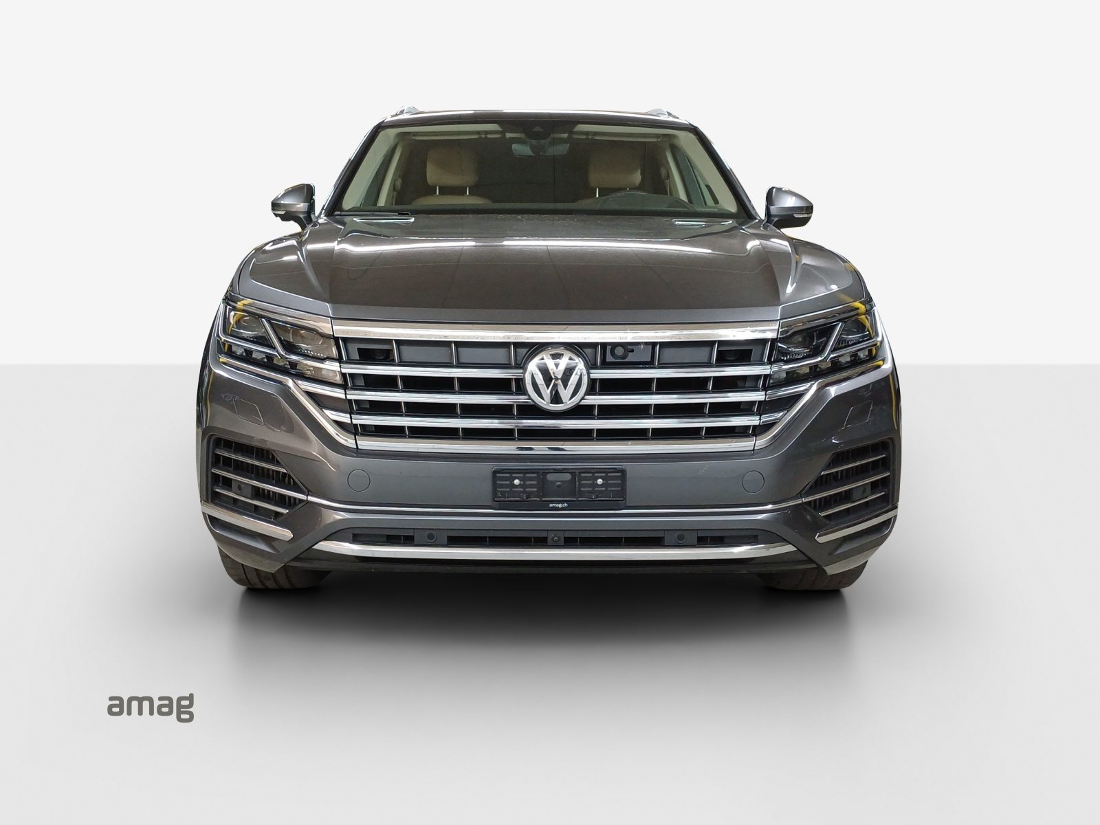 VW New Touareg Atmosphere, Petrol, Second hand / Used, Automatic - 7