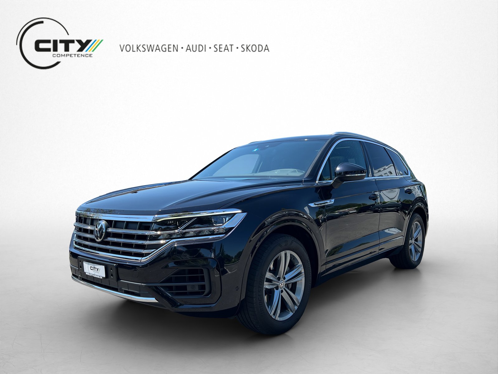 VW Touareg 3.0 V6 TDI 286 R-Line, Diesel, Second hand / Used, Automatic - 2