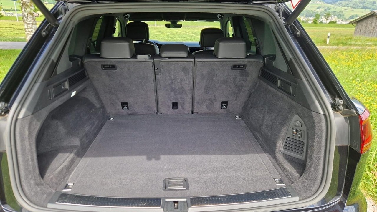 VW Touareg 4.0 V8 TDI R-Line, Diesel, Occasion / Gebraucht, Automatik - 6