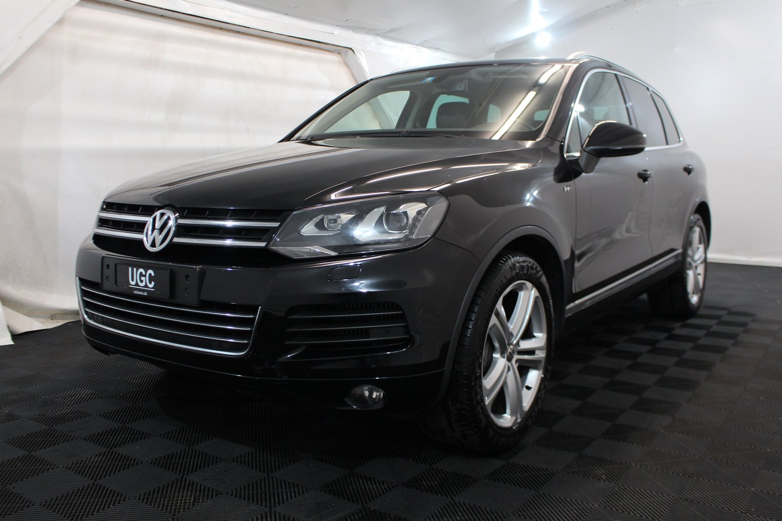 VW Touareg 3.0 V6 TDI 245 BlueMT, Diesel, Second hand / Used, Automatic - 3