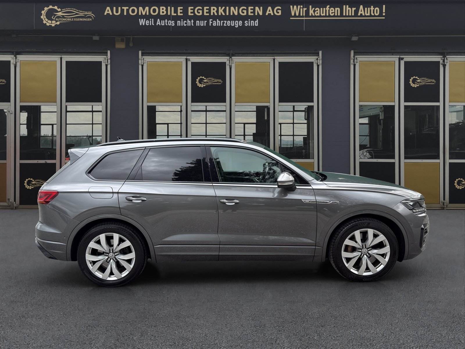 VW Touareg 4.0 V8 TDI R-Line, Diesel, Second hand / Used, Automatic - 4