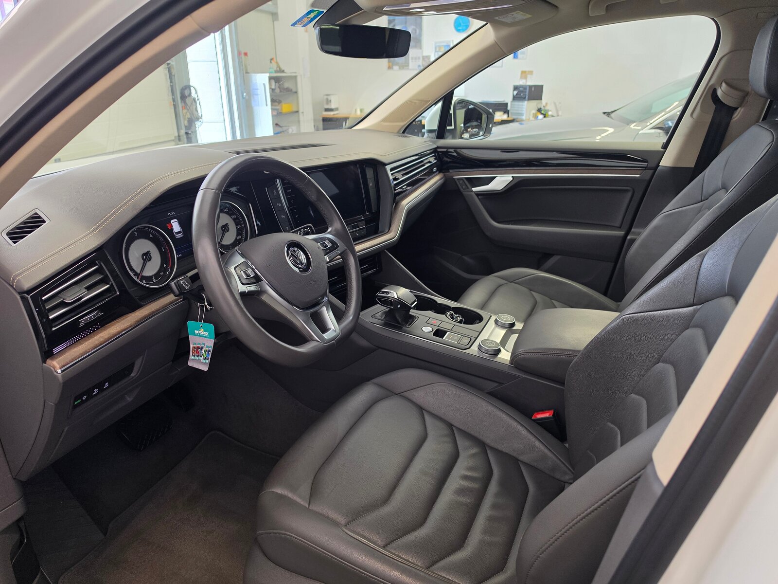 VW Touareg 3.0 TDI Atmosphere R-LINE Exterieur Tiptronic, Diesel, Occasion / Utilisé, Automatique - 4