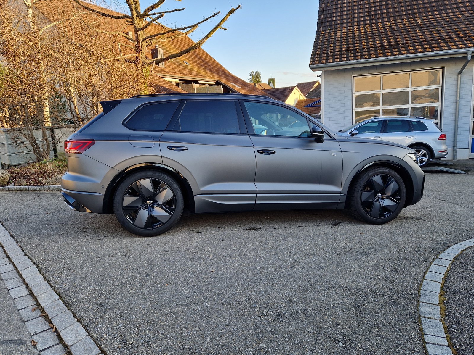 VW Touareg 3.0 TDI 286PS R-Line Tiptronicmit 5 Jahre 100tkm, Diesel, Occasioni / Usate, Automatico - 4