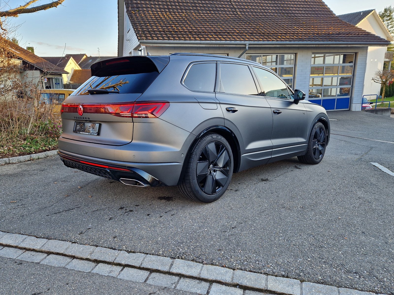 VW Touareg 3.0 TDI 286PS R-Line Tiptronicmit 5 Jahre 100tkm, Diesel, Occasioni / Usate, Automatico - 5