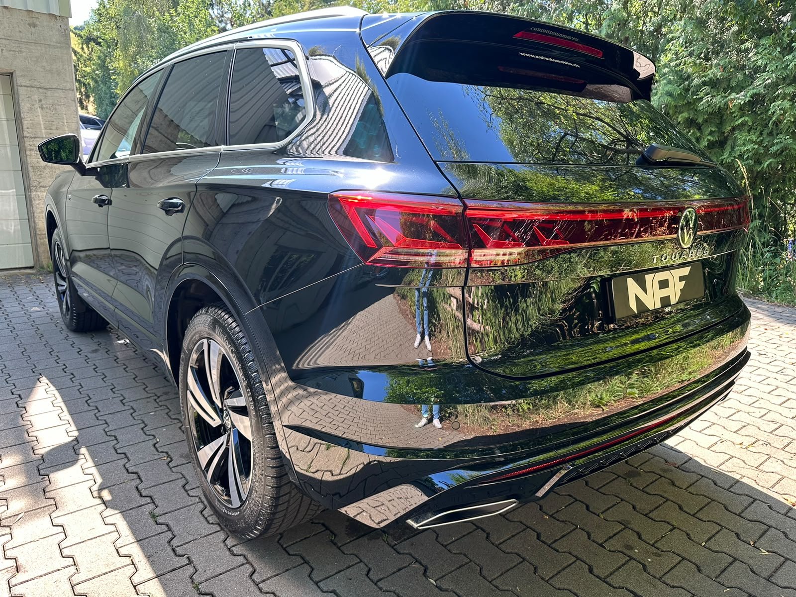 VW Touareg 3.0 TDI R-Line Tiptronic, Diesel, Second hand / Used, Automatic - 3