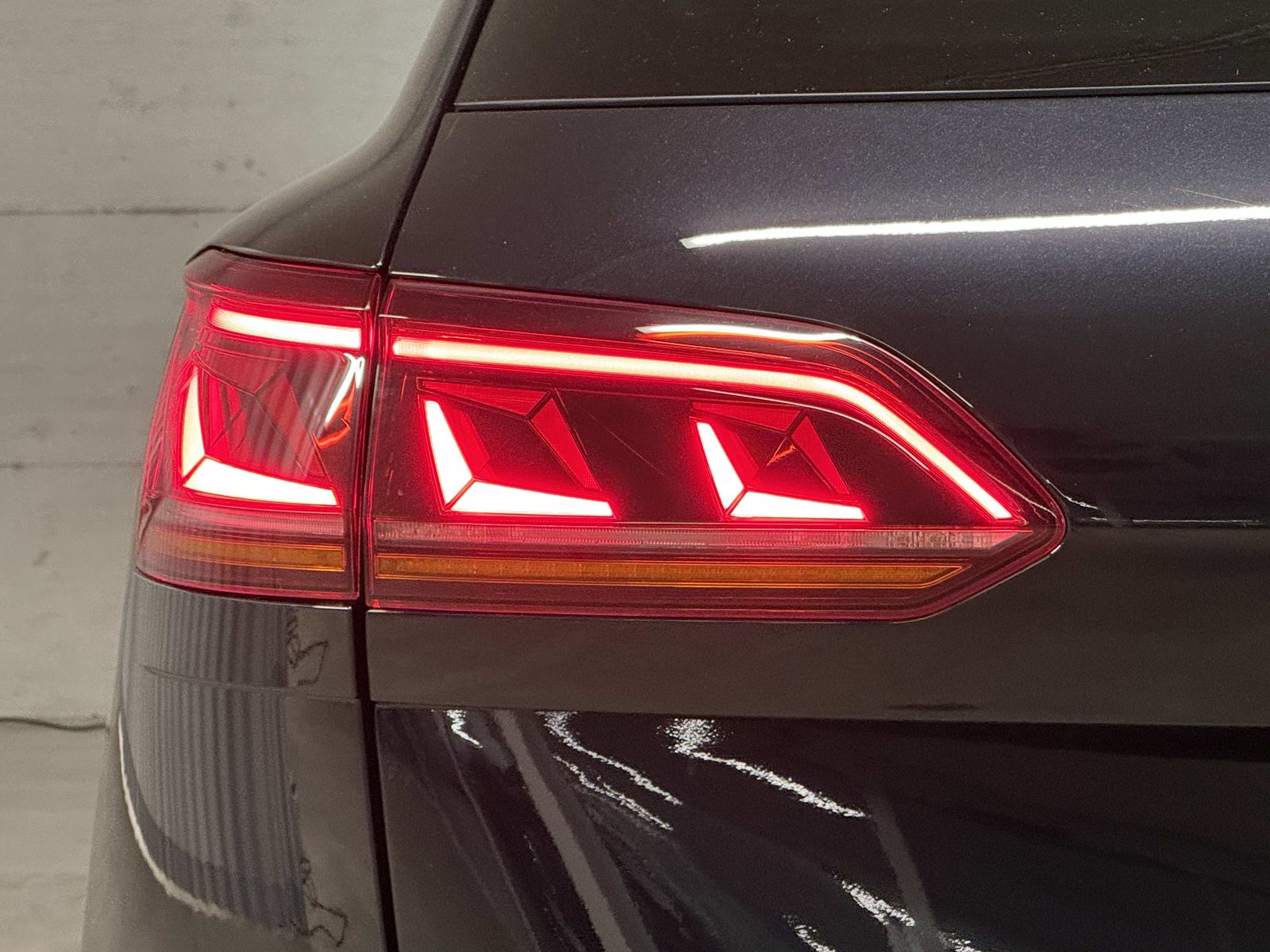VW New Touareg R-Line, Essence, Occasion / Utilisé, Automatique - 5