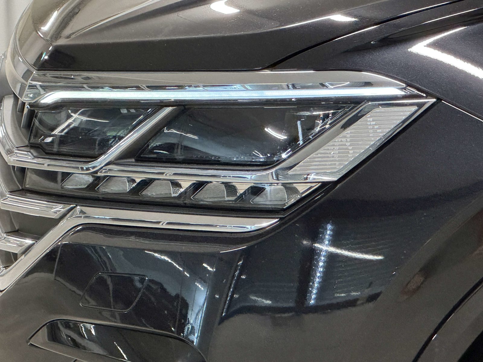 VW New Touareg R-Line, Essence, Occasion / Utilisé, Automatique - 7
