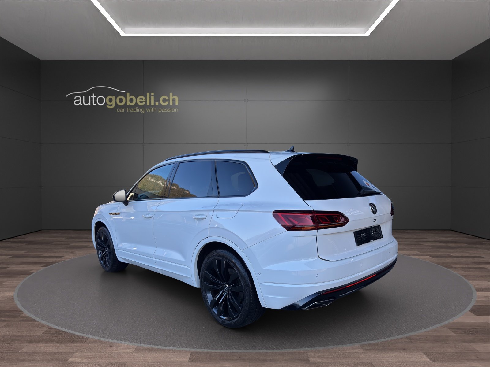 VW Touareg 3.0 TSI eHybrid R Tiptronic, Plug-in-Hybrid Benzin/Elektro, Occasion / Gebraucht, Automatik - 2